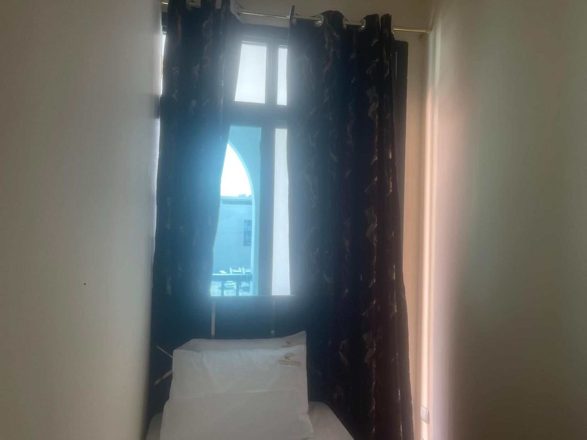 Four Stars Hostel Dubaj Zewnętrze zdjęcie