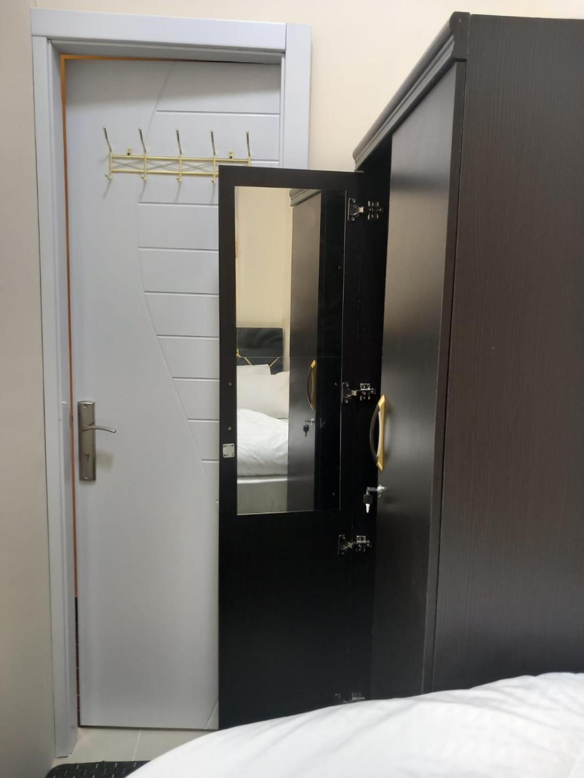 Four Stars Hostel Dubaj Zewnętrze zdjęcie