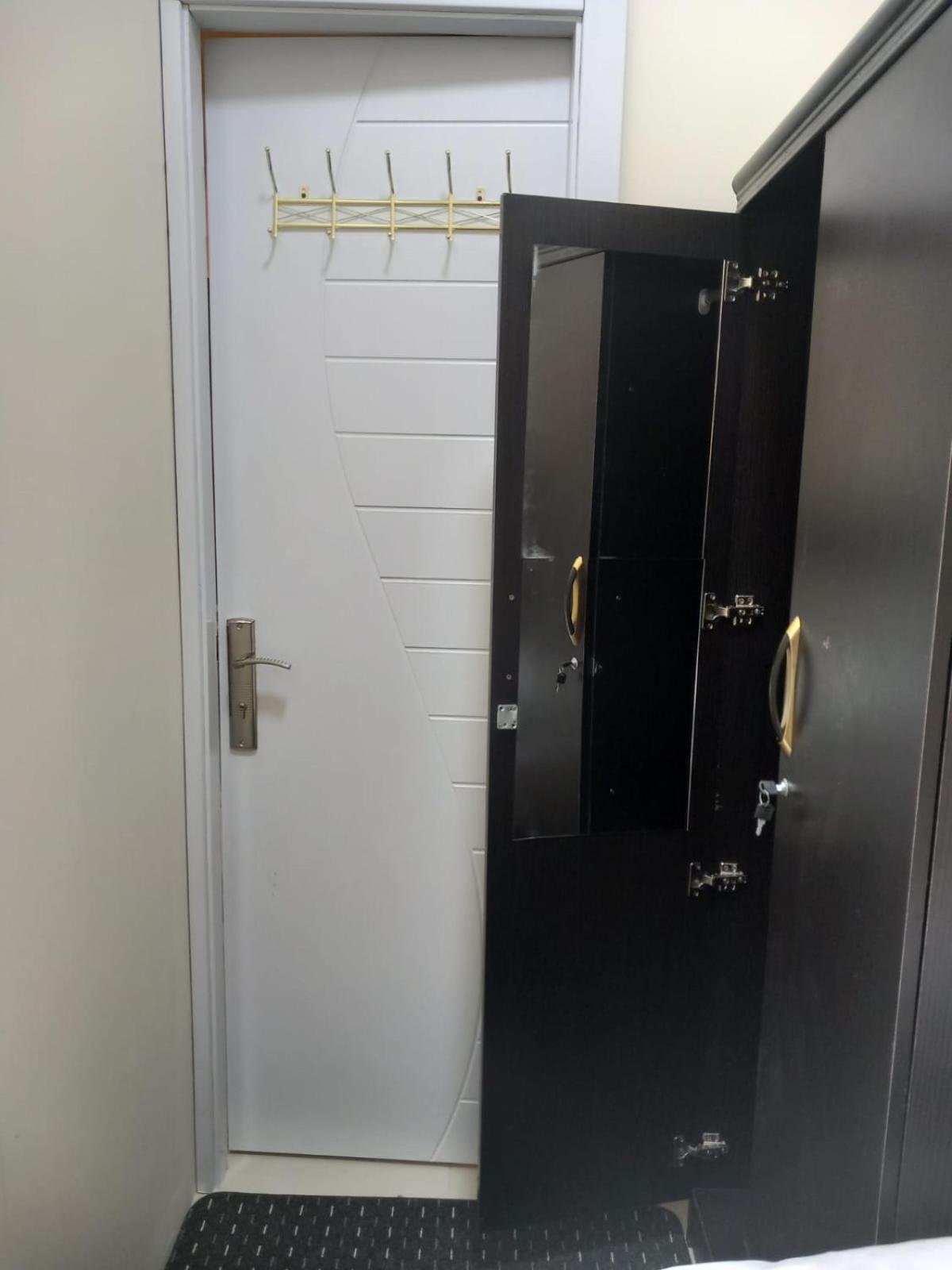 Four Stars Hostel Dubaj Zewnętrze zdjęcie