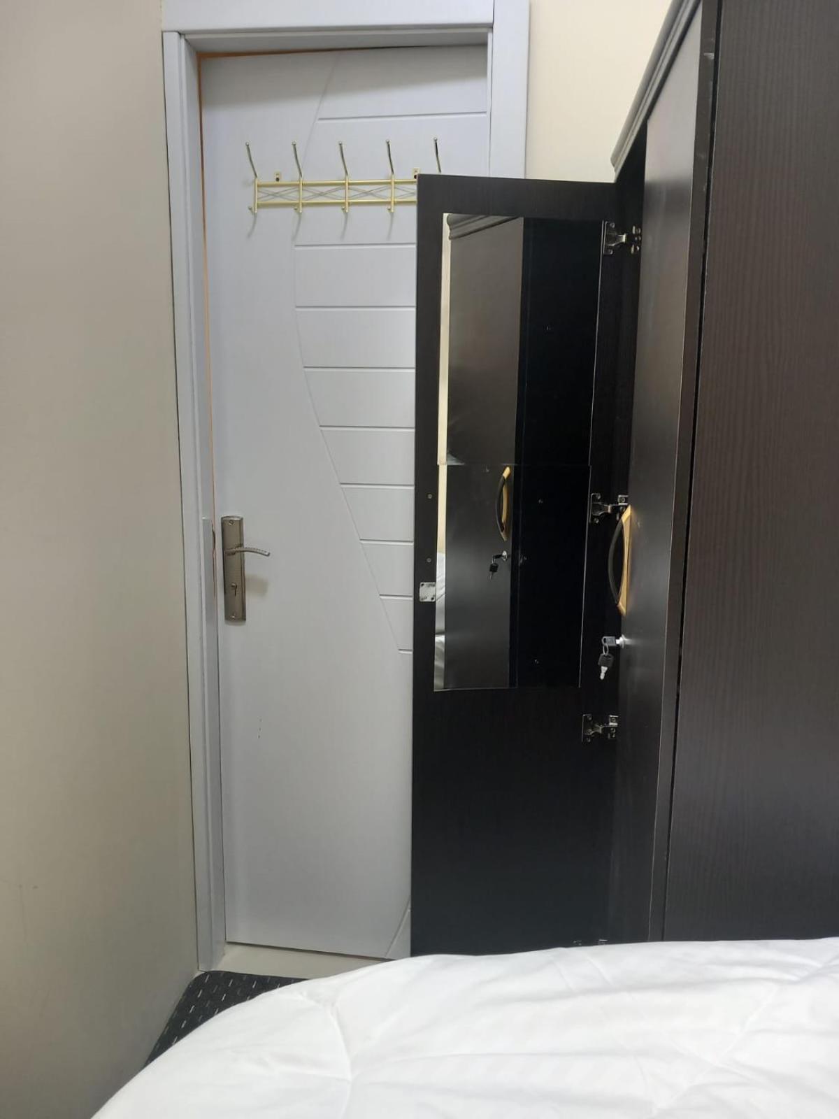 Four Stars Hostel Dubaj Zewnętrze zdjęcie