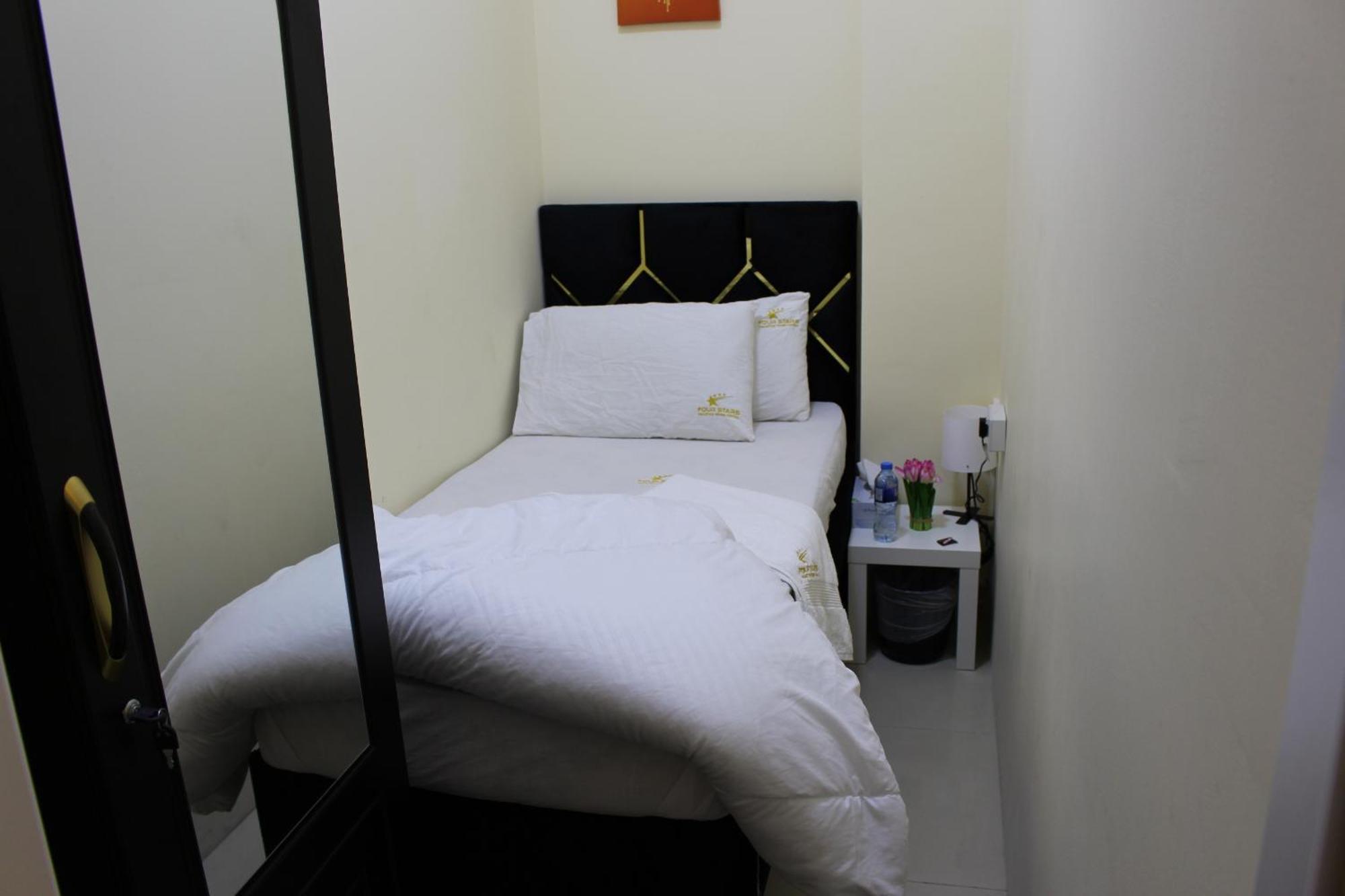 Four Stars Hostel Dubaj Zewnętrze zdjęcie